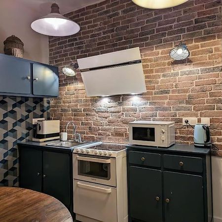 L'Appartement Du Voisin D'Hugo เบอซองซง ภายนอก รูปภาพ